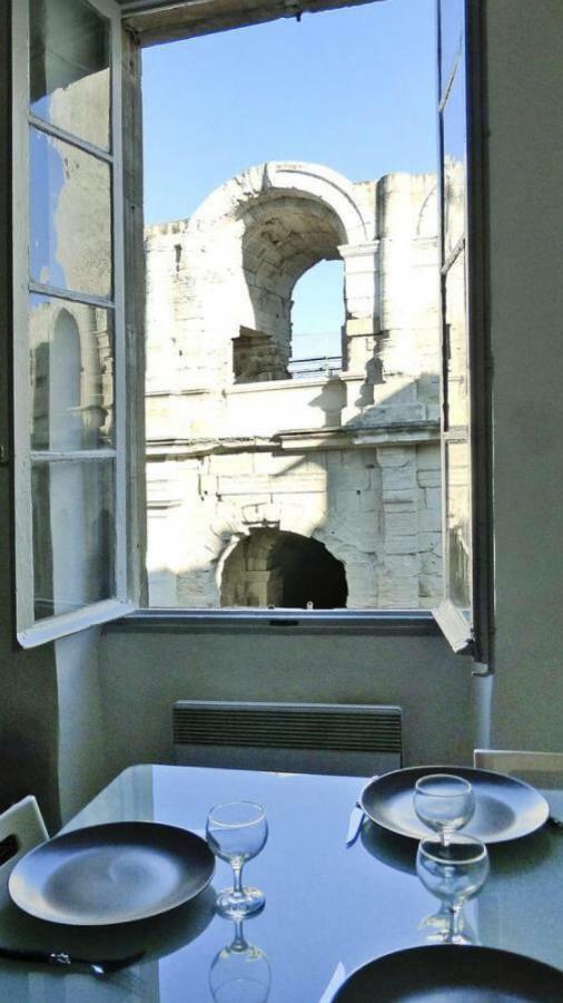 Duplex Meuble Face Aux Arenes D'Arles Apartment Exterior photo