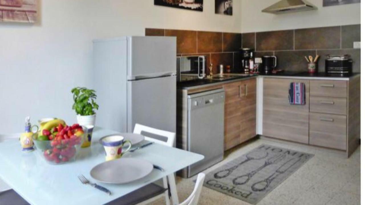 Duplex Meuble Face Aux Arenes D'Arles Apartment Exterior photo